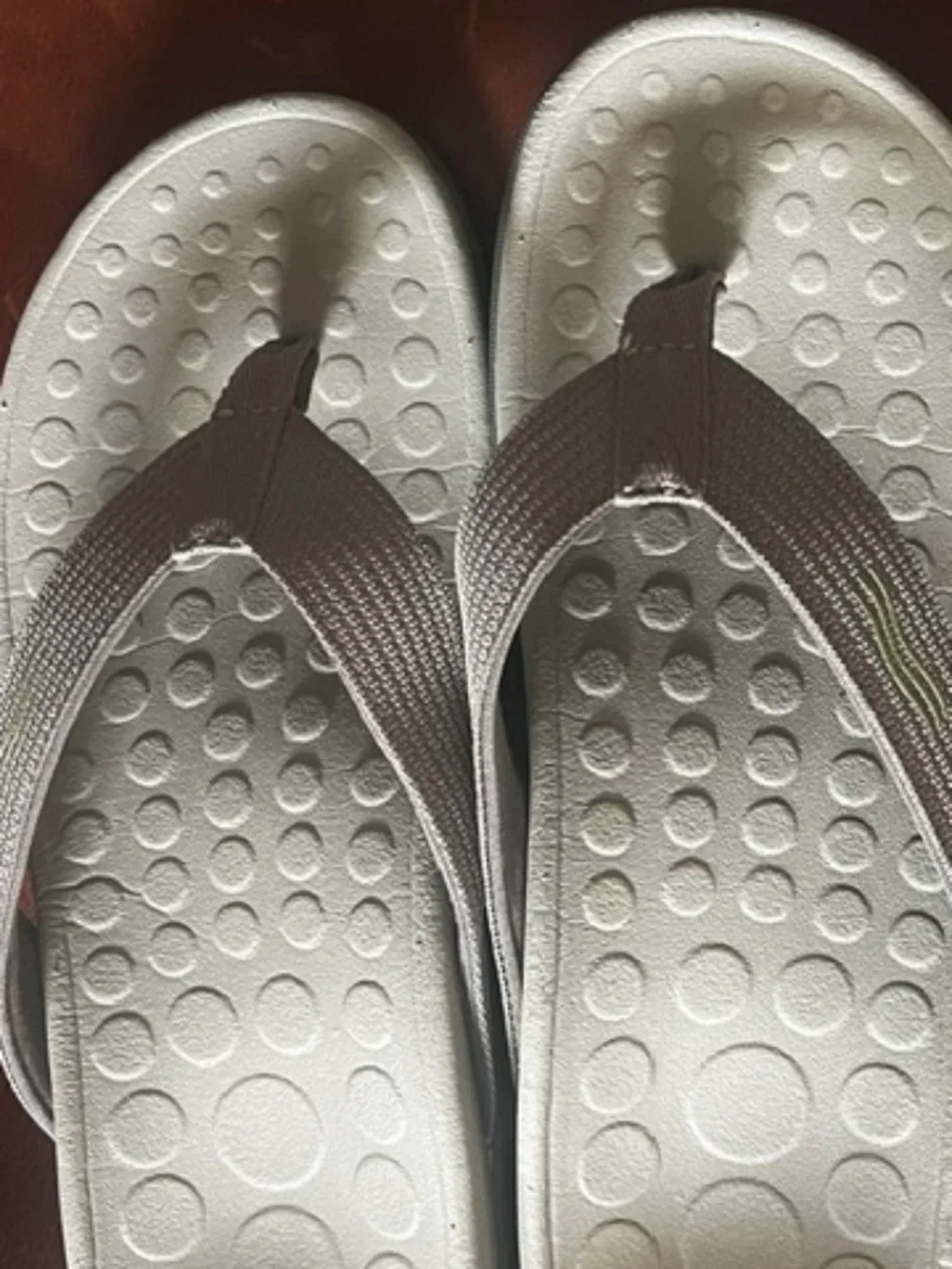 Women's - Vionic Wave Taupe Gray - Unisex Orthotic Flip Flop / Sandals  W7 / M6